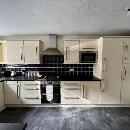 Manchester - Eccles - Business - Contractors - Families - Discounts Available Exterior photo