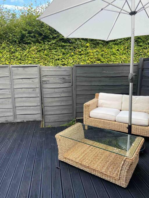 Manchester - Eccles - Business - Contractors - Families - Discounts Available Exterior photo