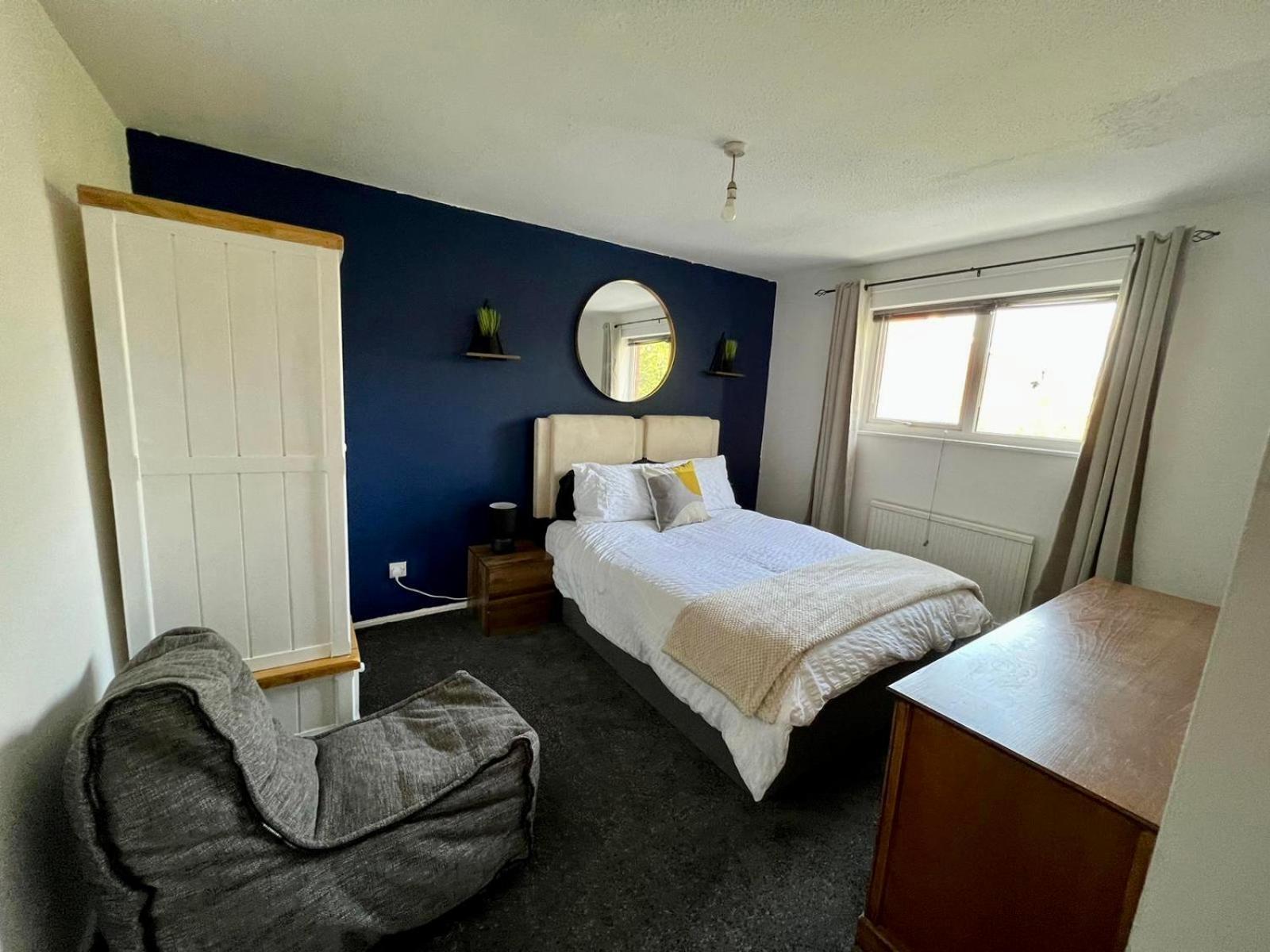Manchester - Eccles - Business - Contractors - Families - Discounts Available Exterior photo