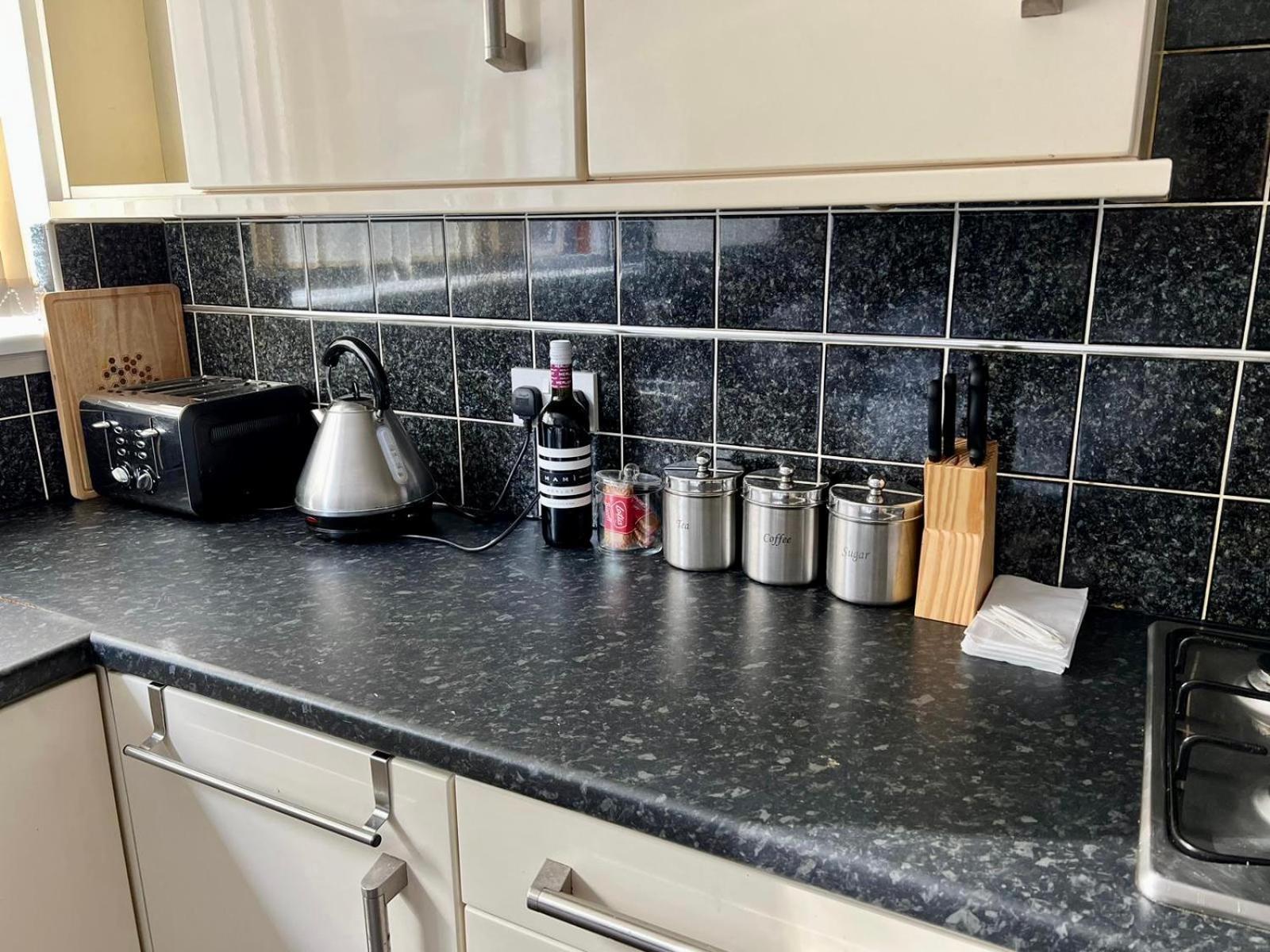 Manchester - Eccles - Business - Contractors - Families - Discounts Available Exterior photo